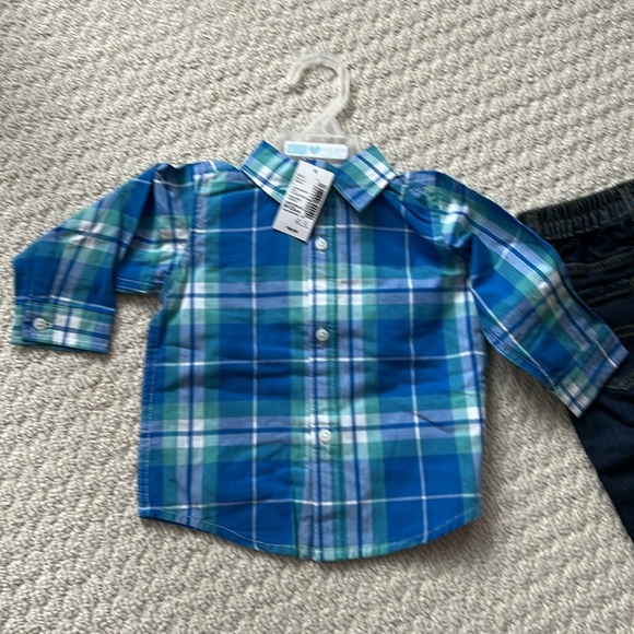 NWT - Plaid Poplin 2 piece outfit set.  Size 9-12 months. - Picture 4 of 9